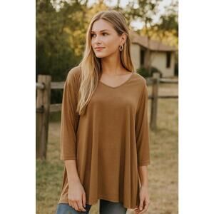 Dear Scarlett Women’s 1X Blouse Tan V-Neck 3/4 Sleeve Tunic Top NWT